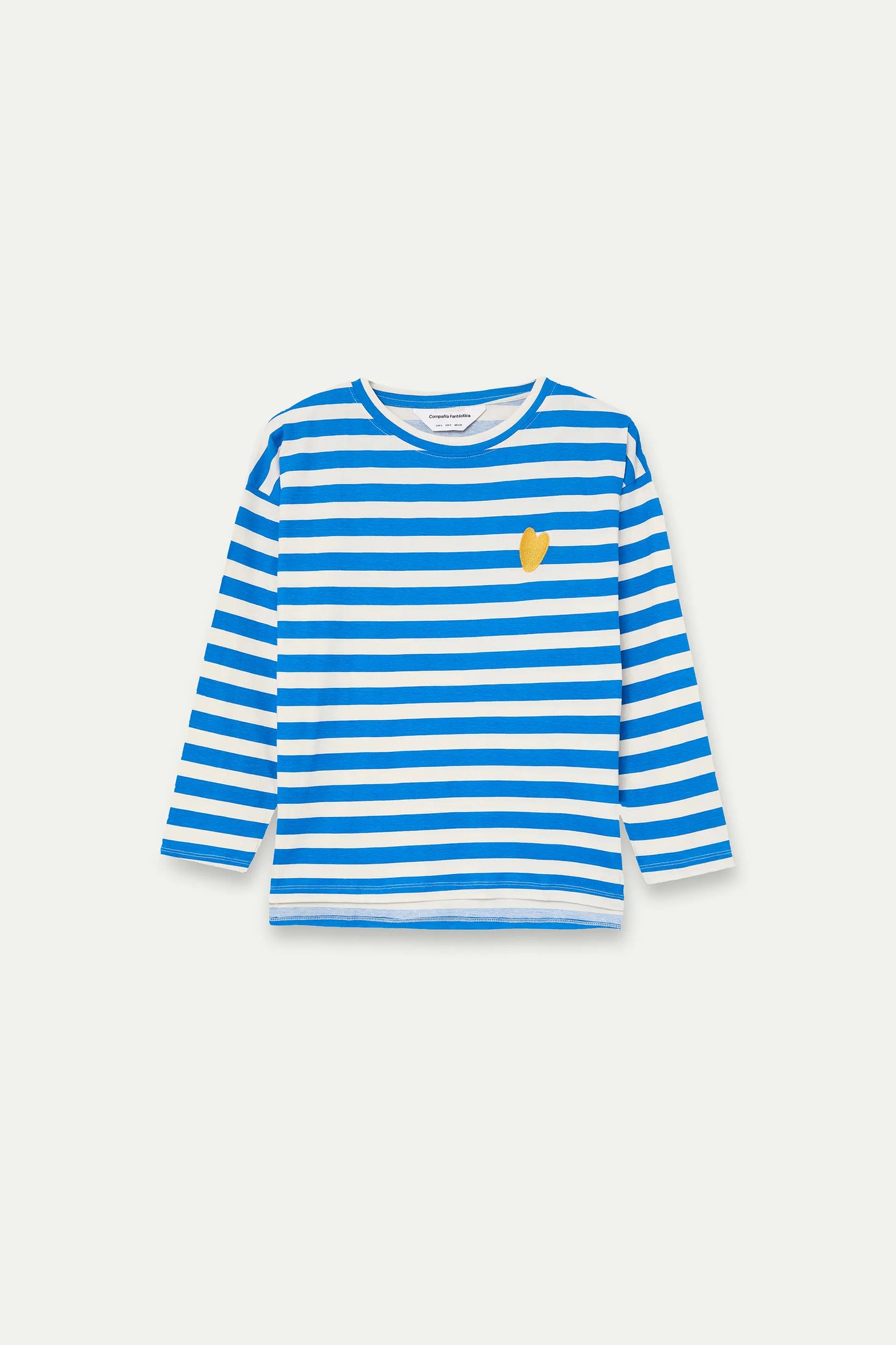 Camiseta con estampado de rayas azules con bordado de corazón
