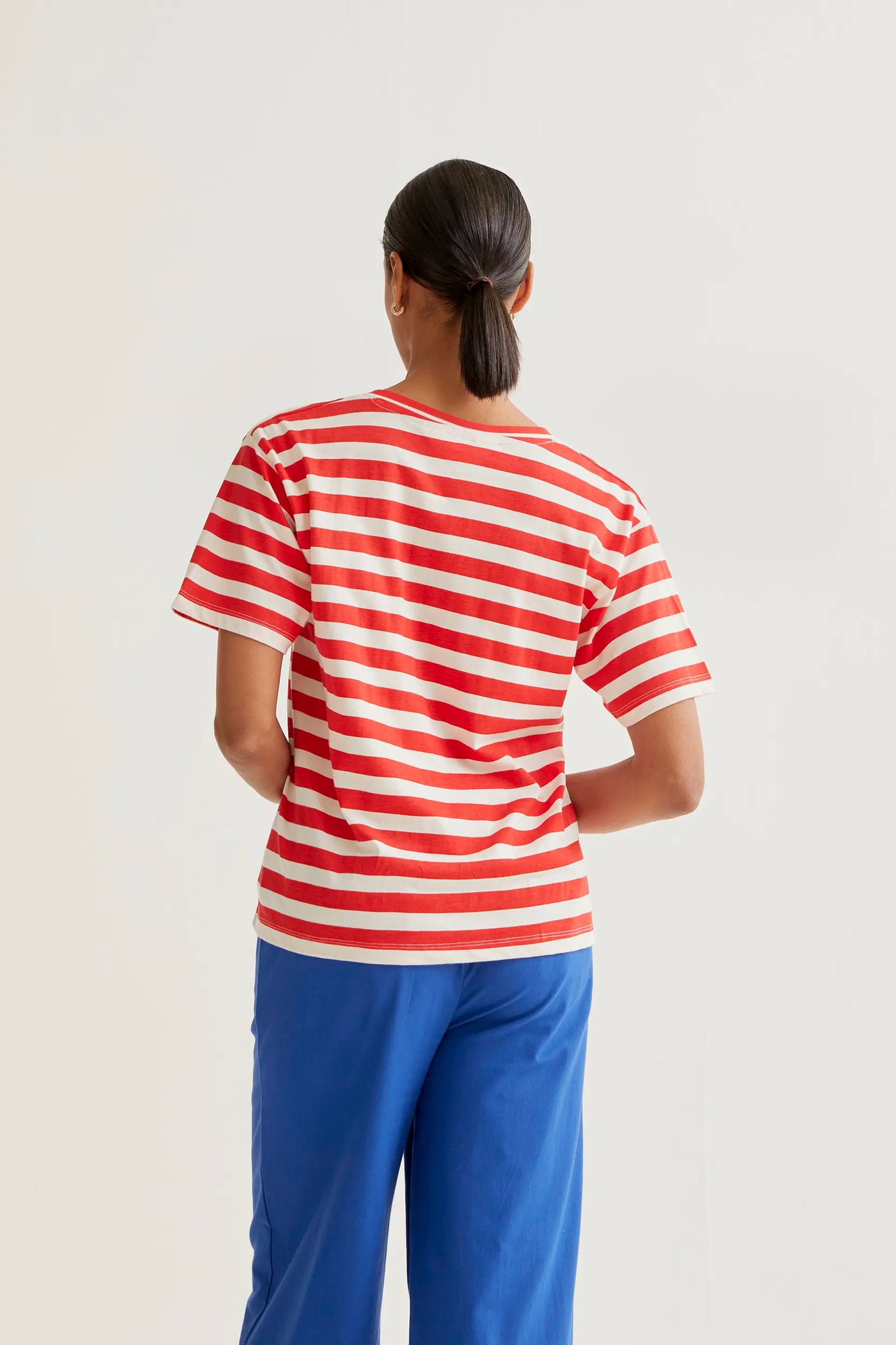 T-shirt with red striped print and embroidered heart