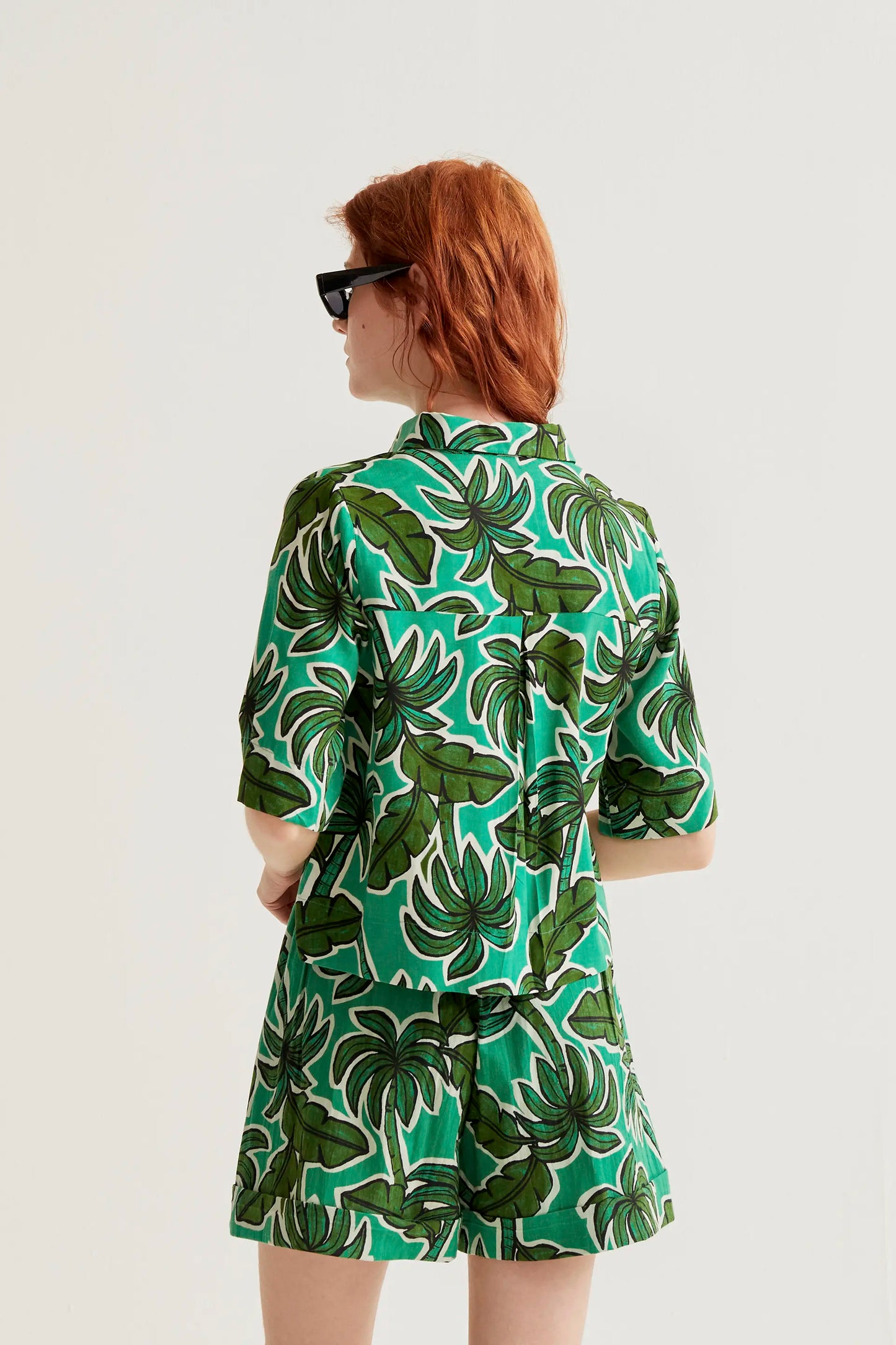Camicia con stampa di palme