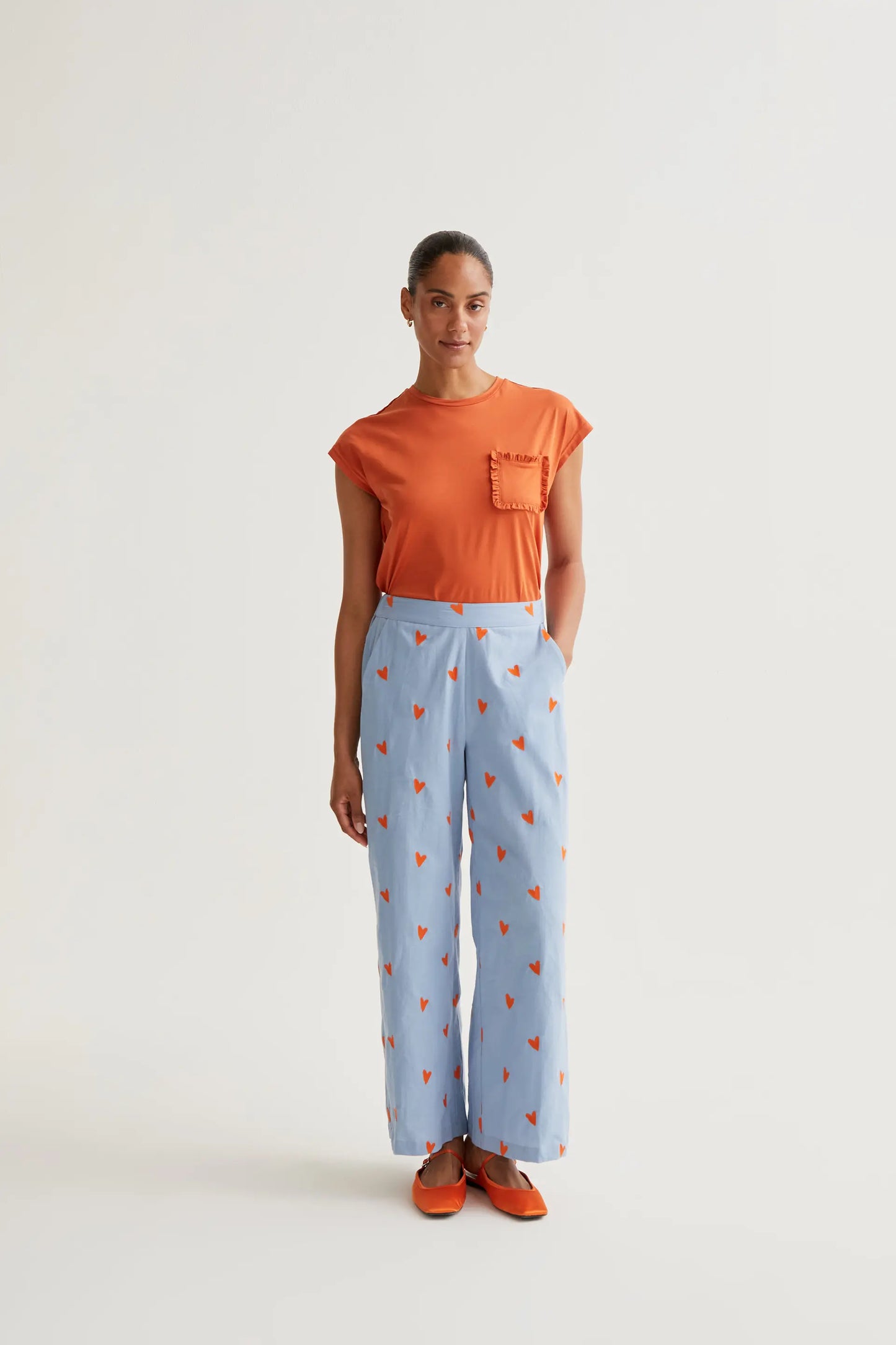 Pantalón con estampado Hearts