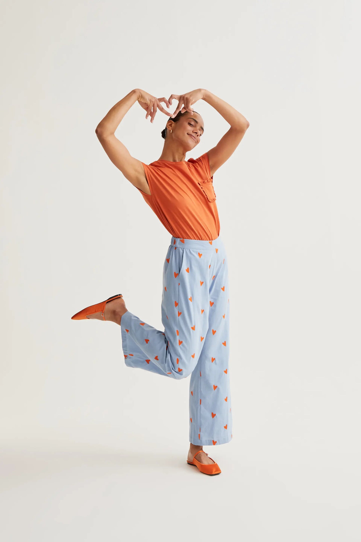Pantalón con estampado Hearts