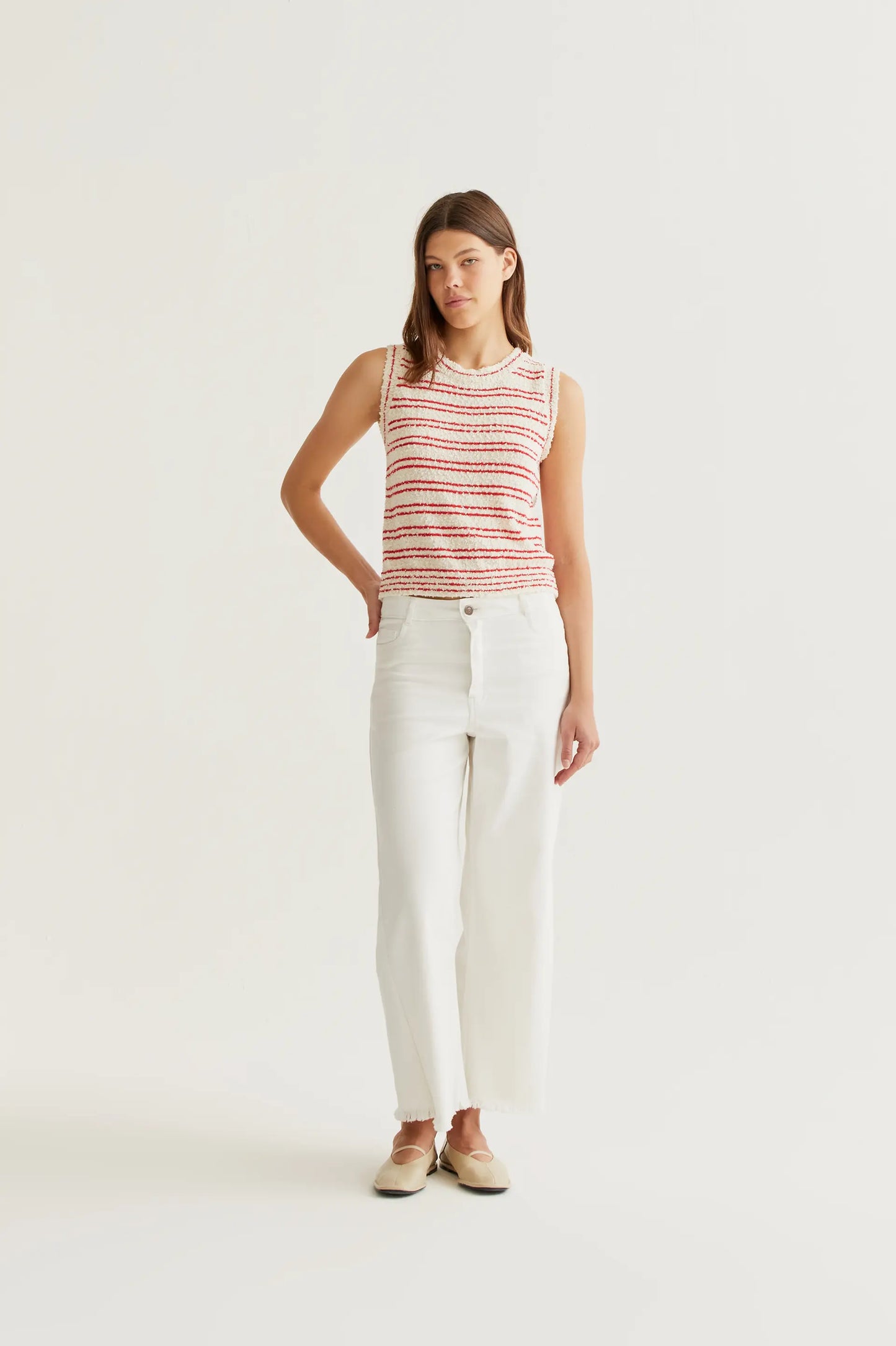 White raw-cut hem jeans