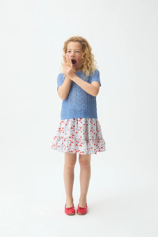 Jersey de niña con bordado azul