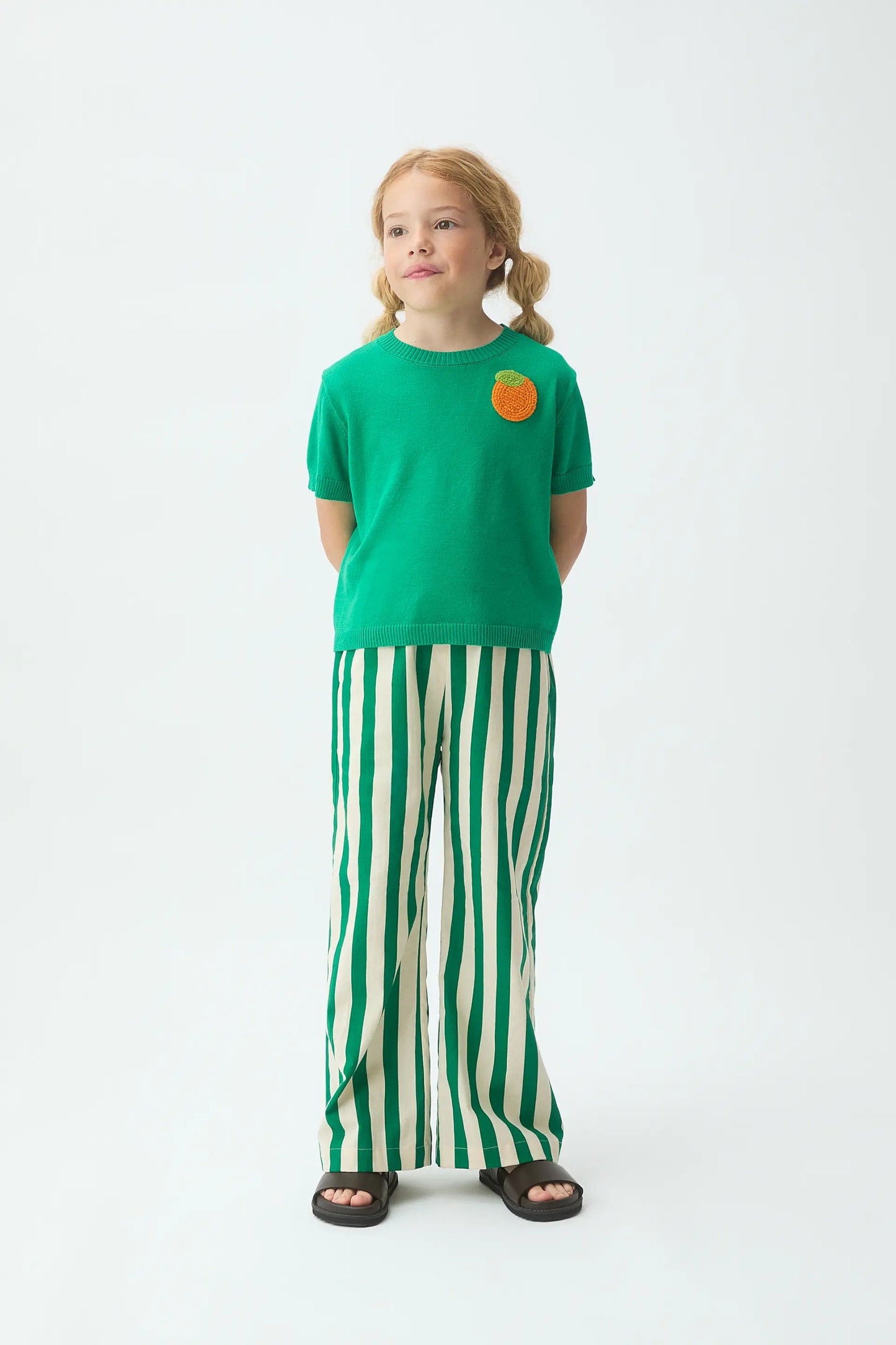 Top de niña  con bordado de naranja
