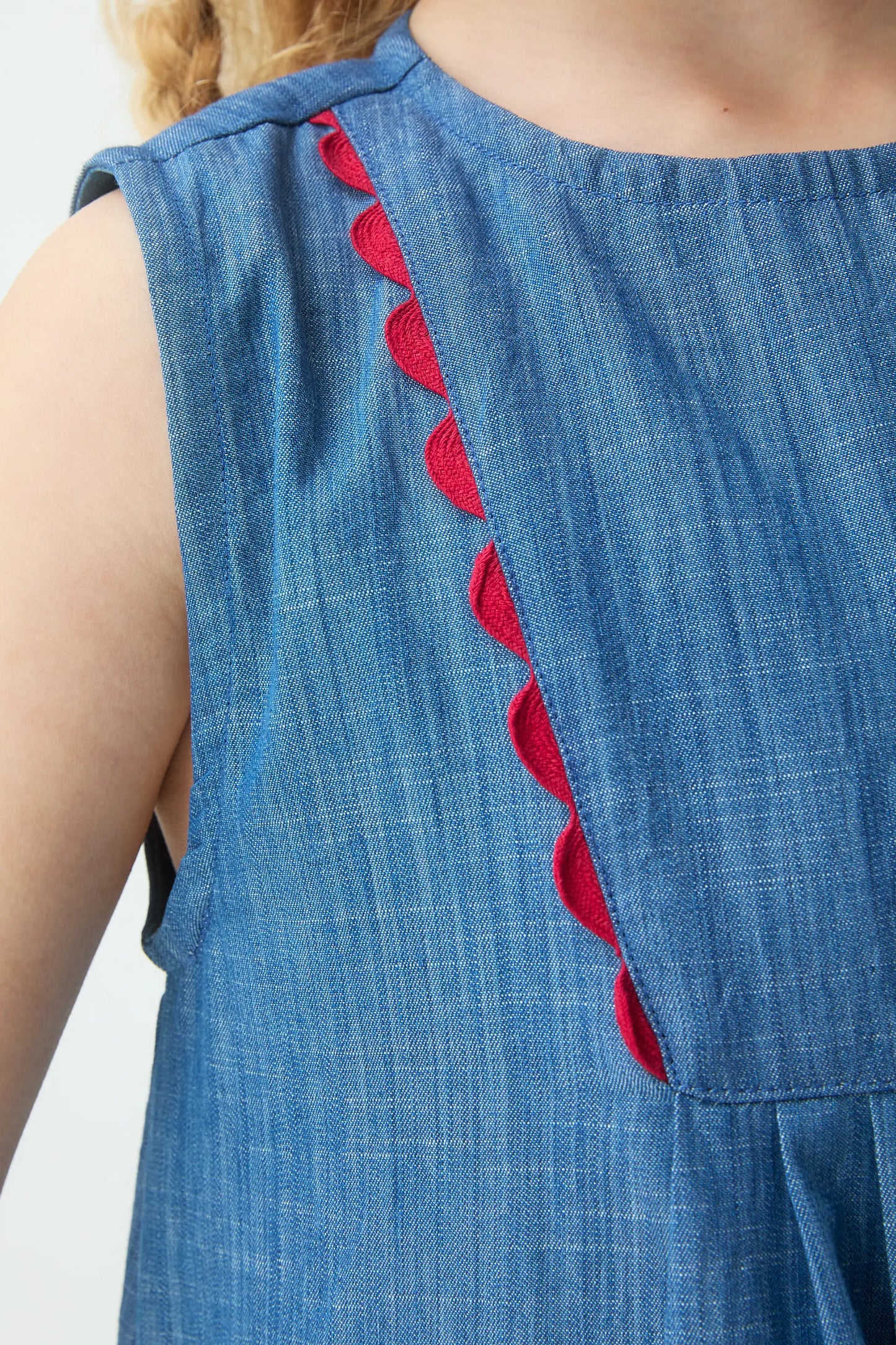 Vestido corto de niña 100% algodón Chambray