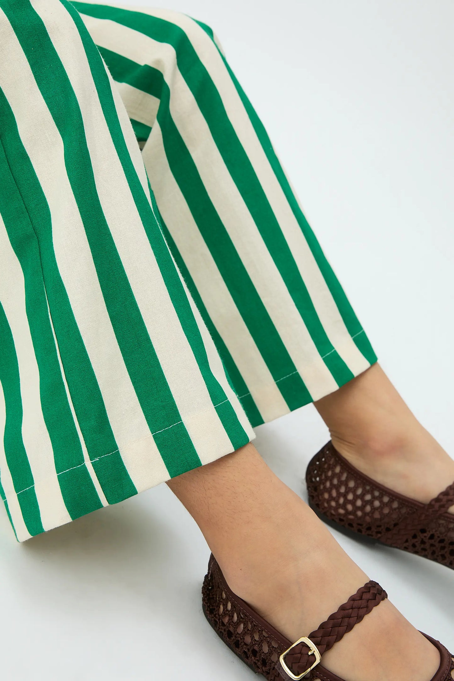 Pantaloni da bambina con stampa di bambù verde