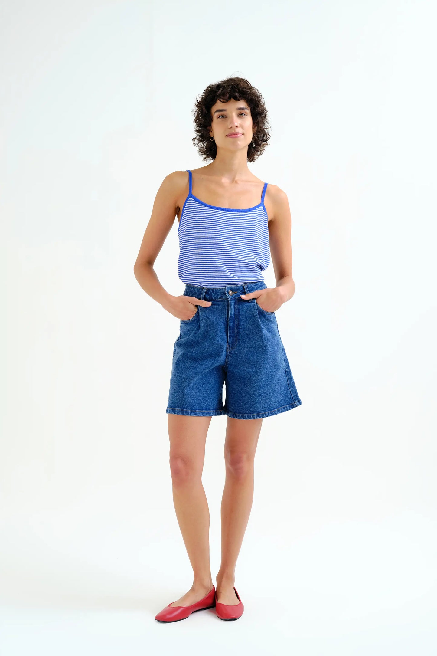 Top con estampado de rayas blanco y azul