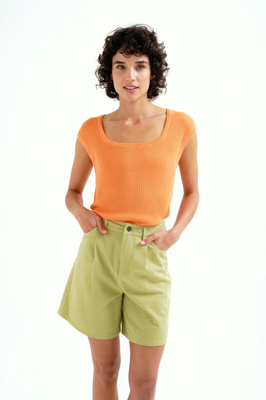 Top punto naranja