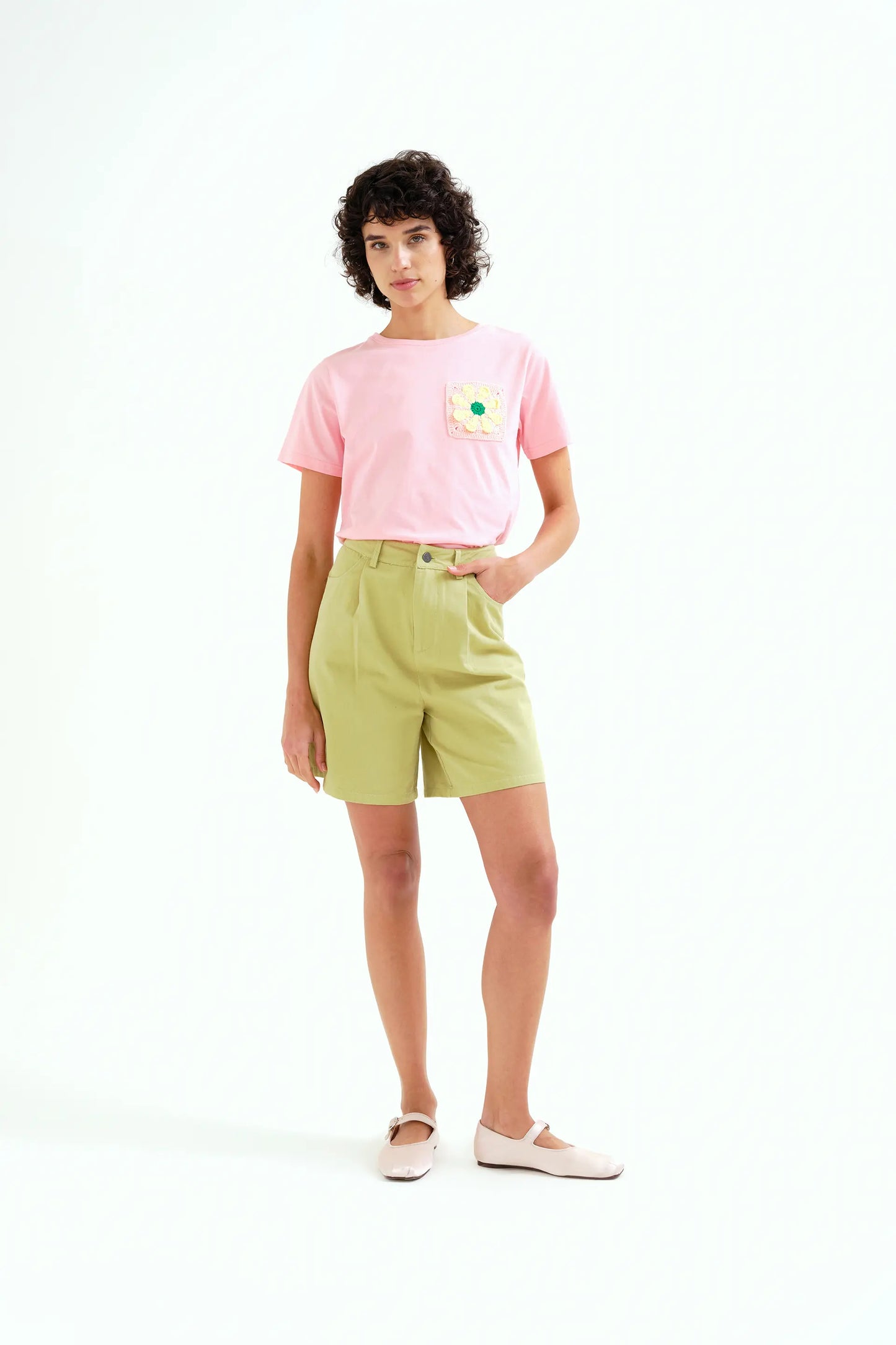 Camiseta 100% algodón con girasol bordado