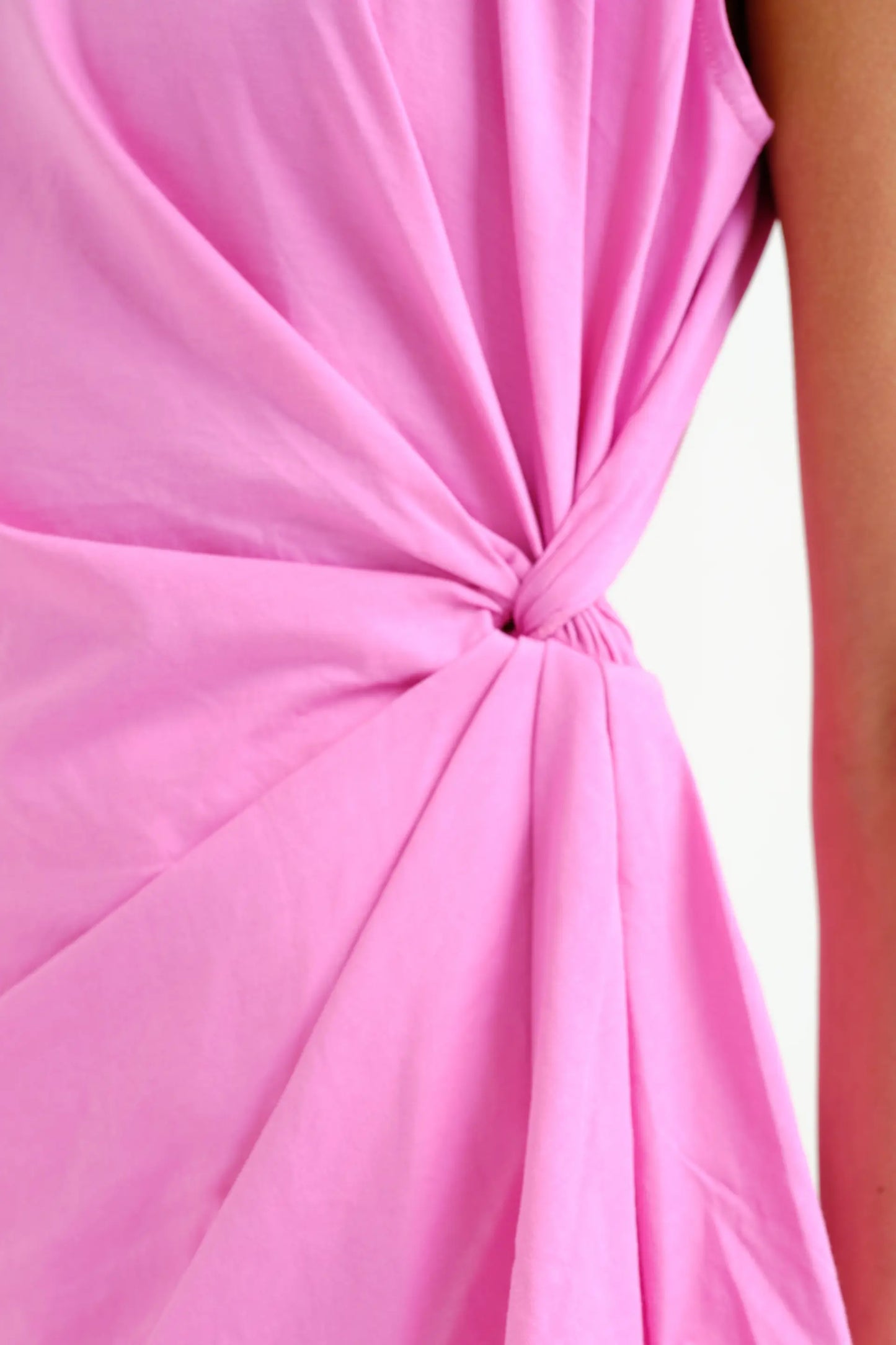 Camisa rosa 100% algodón con detalle drapeado
