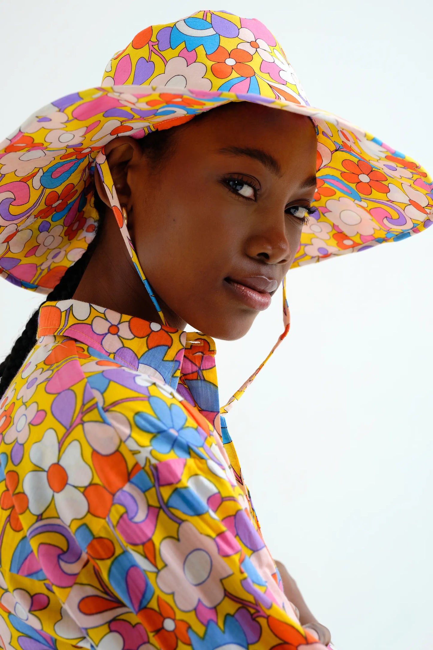 Cappello con stampa Bloom