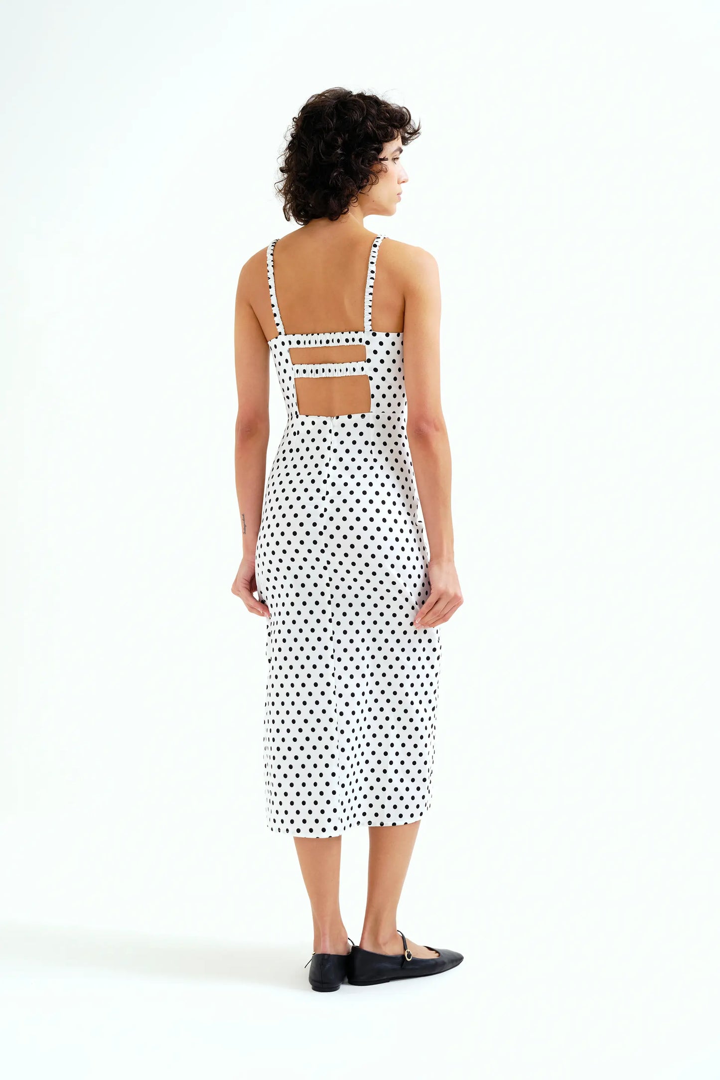 Vestido midi con estampado de puntos negro