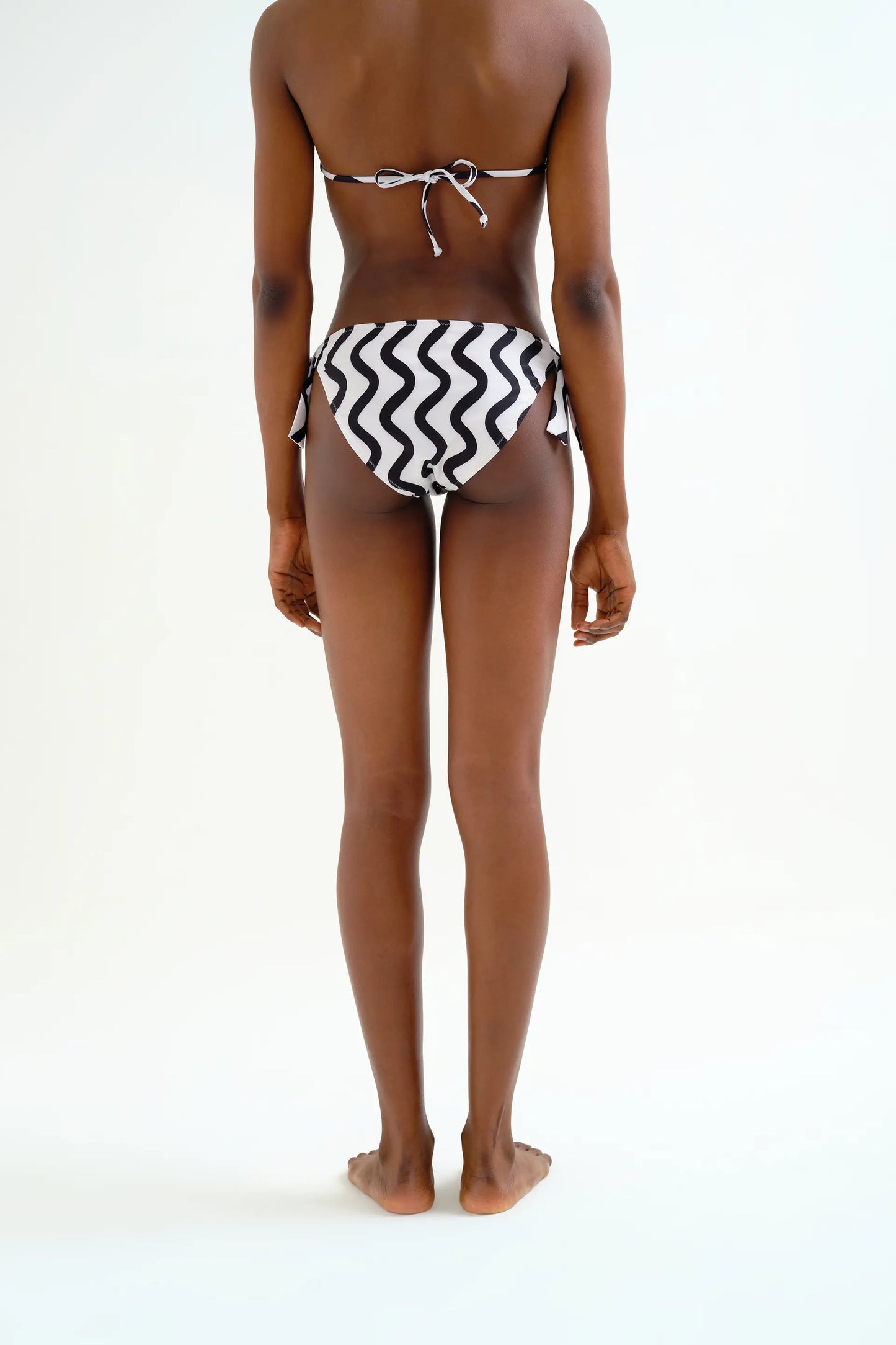 Braguita Bikini lazada con estampado Wave Black & White