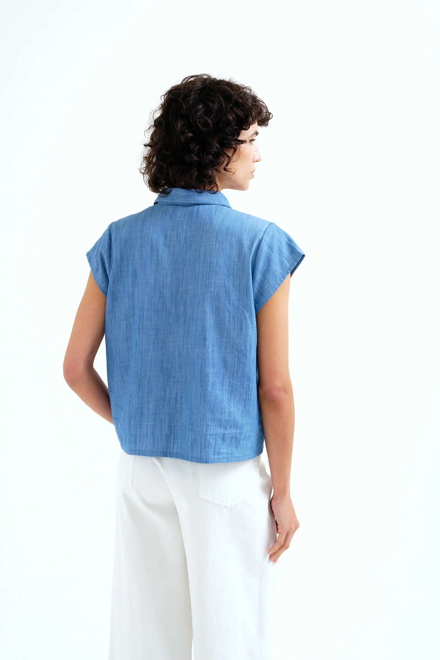 100% cotton chambray light blue short sleeve shirt