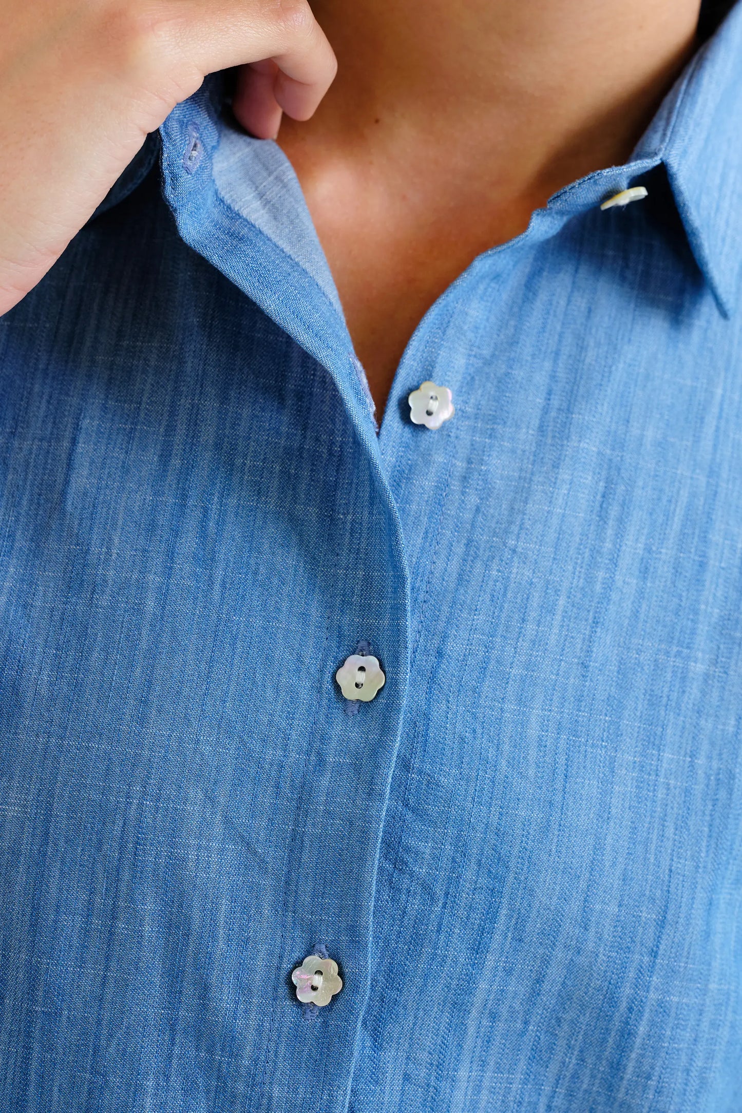 100% cotton chambray light blue short sleeve shirt