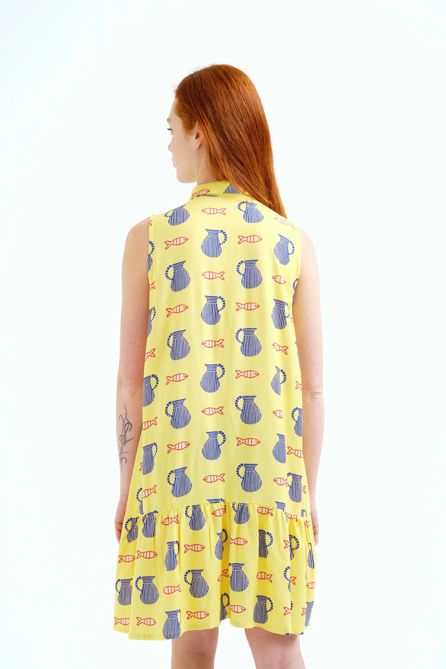 Vestido corto con estampado Brava