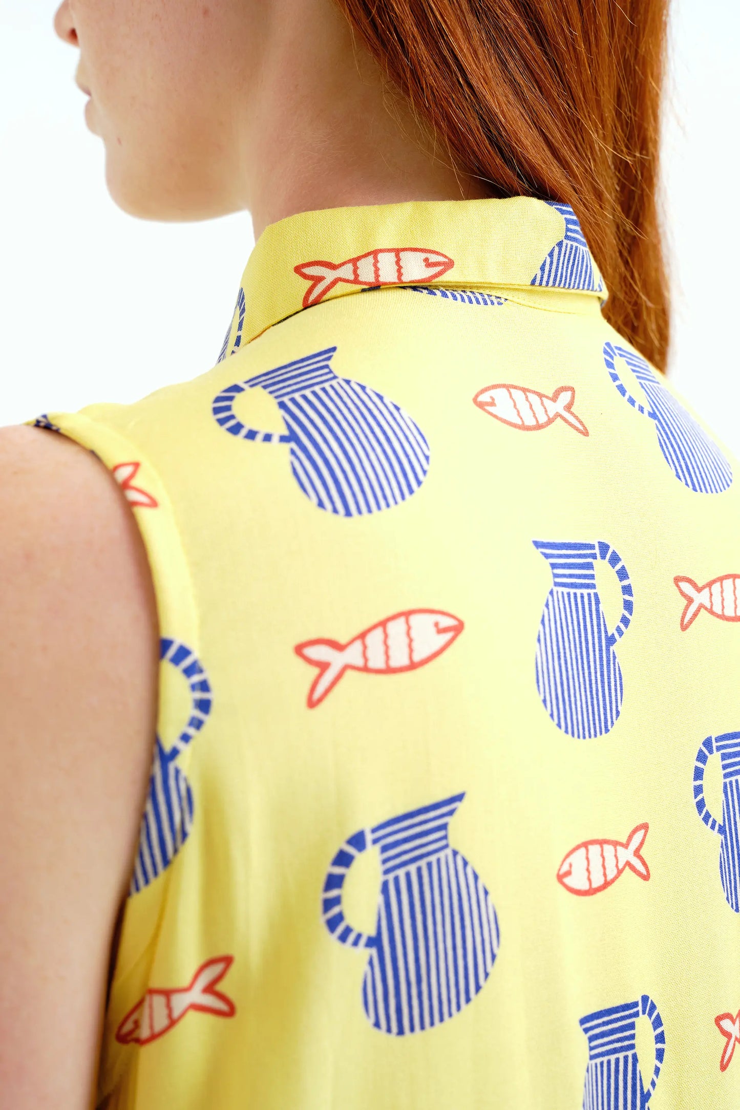 Vestido corto con estampado Brava