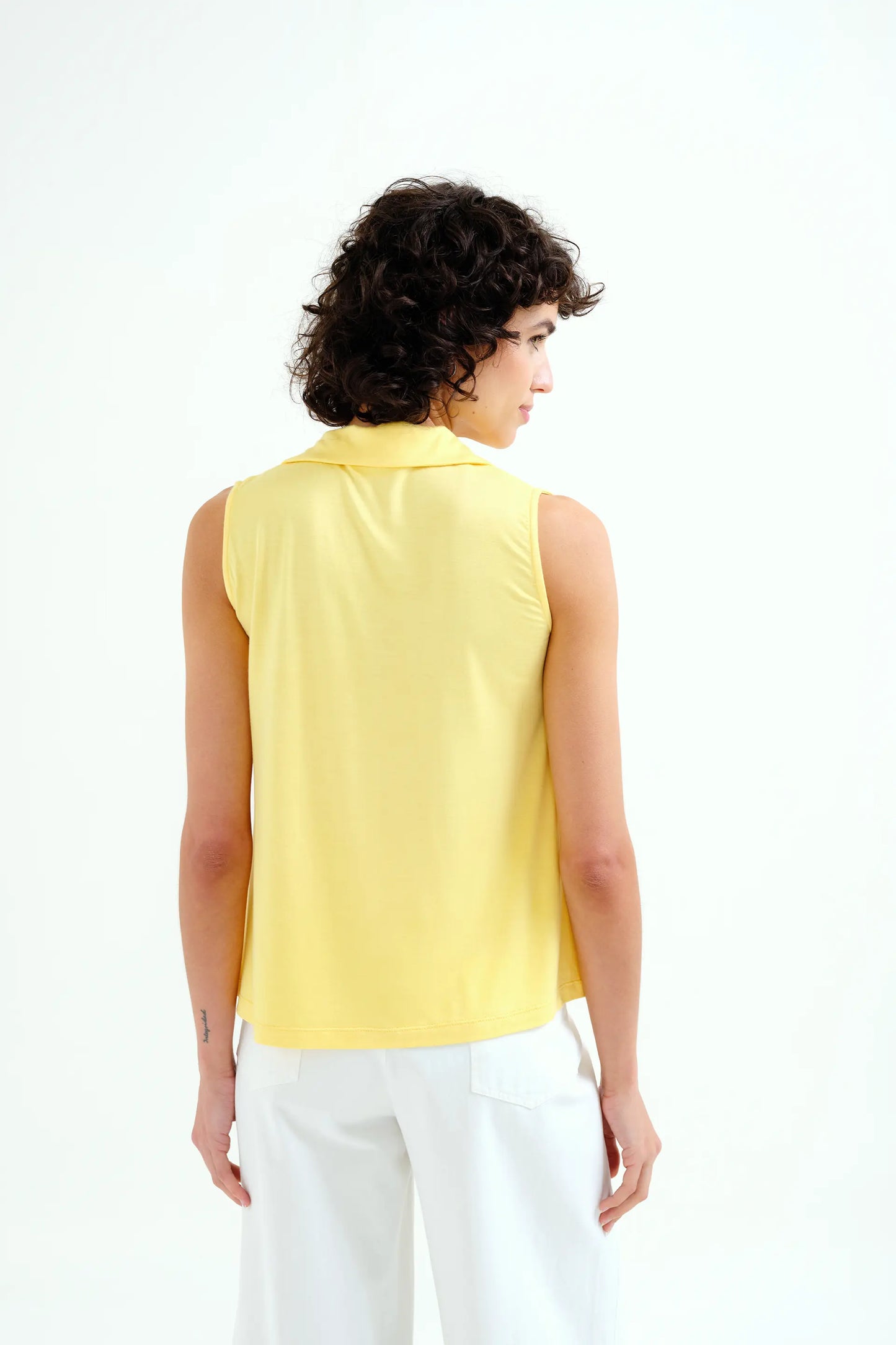 camicia gialla di base