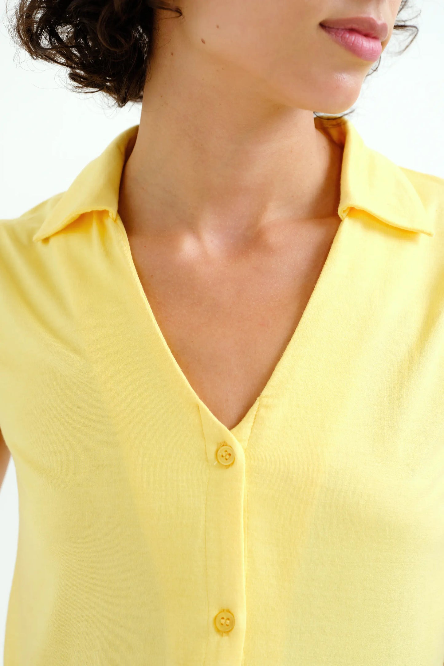 camicia gialla di base