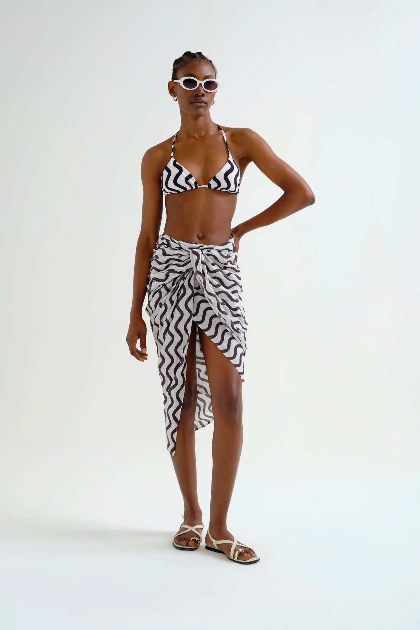 Pareo con estampado Wave Black & White