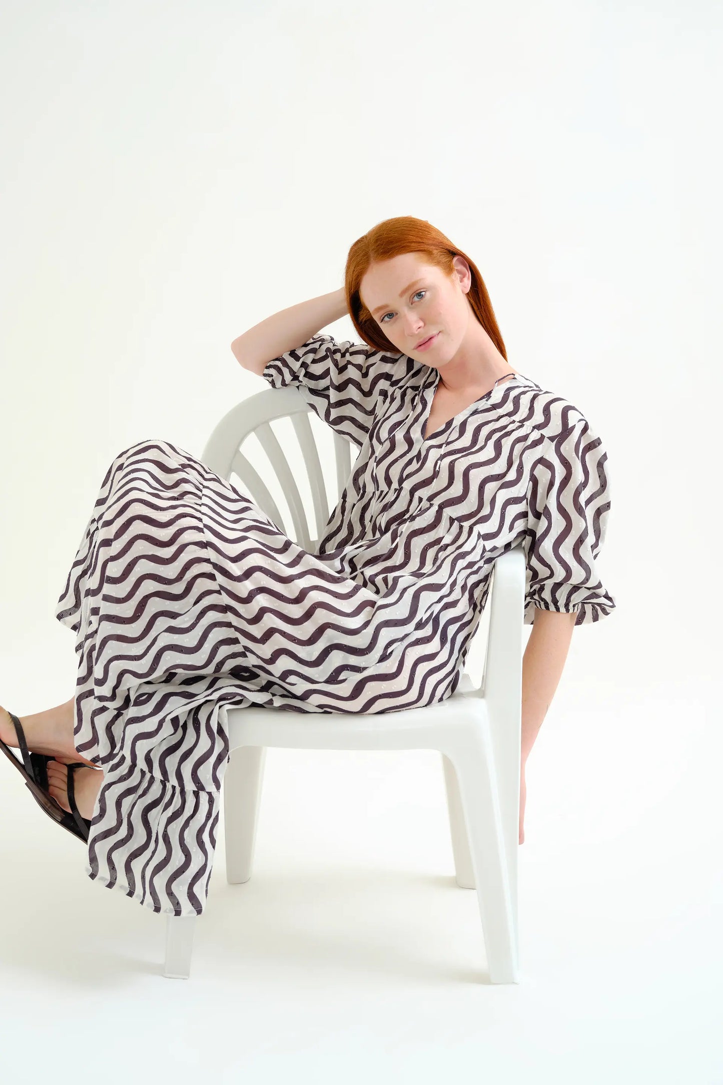 Long beach dress with Wave print Black &amp; White