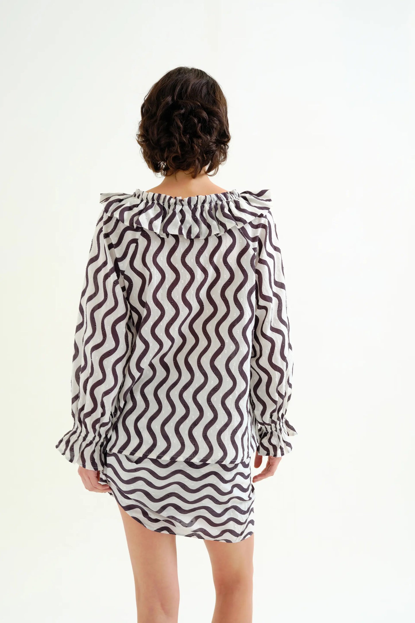 Black &amp; White Wave Print Beach Top with Ruffles