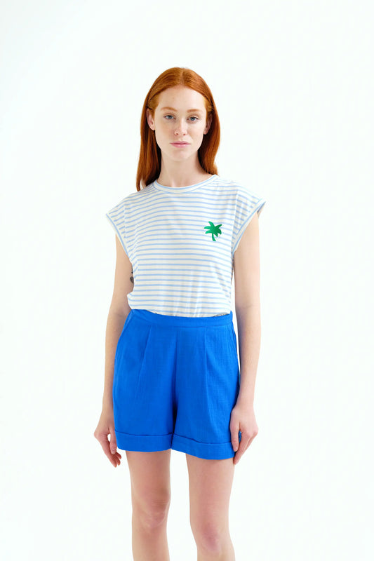 Camiseta con estampado de rayas blanco y azul