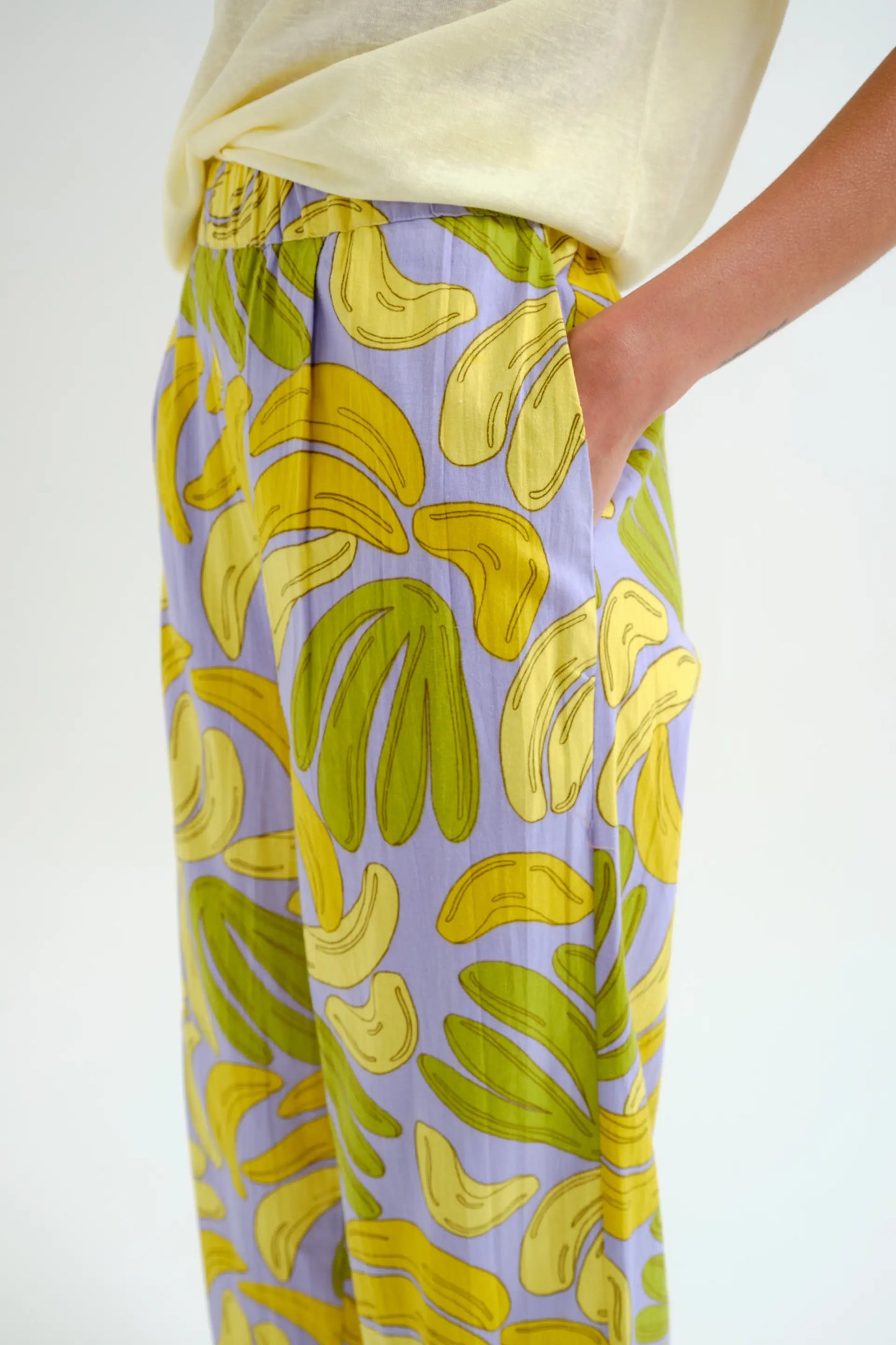 Pantalón con estampado Guineo