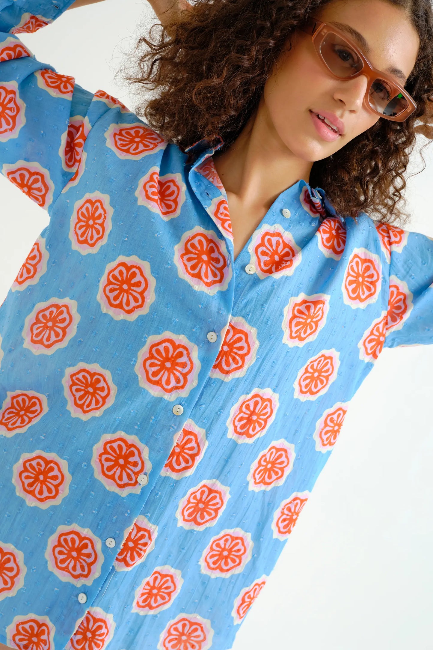 Camisa playera con estampado Red bloom flowers