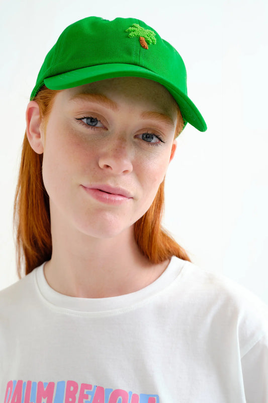 Gorra verde  con bordado de palmera