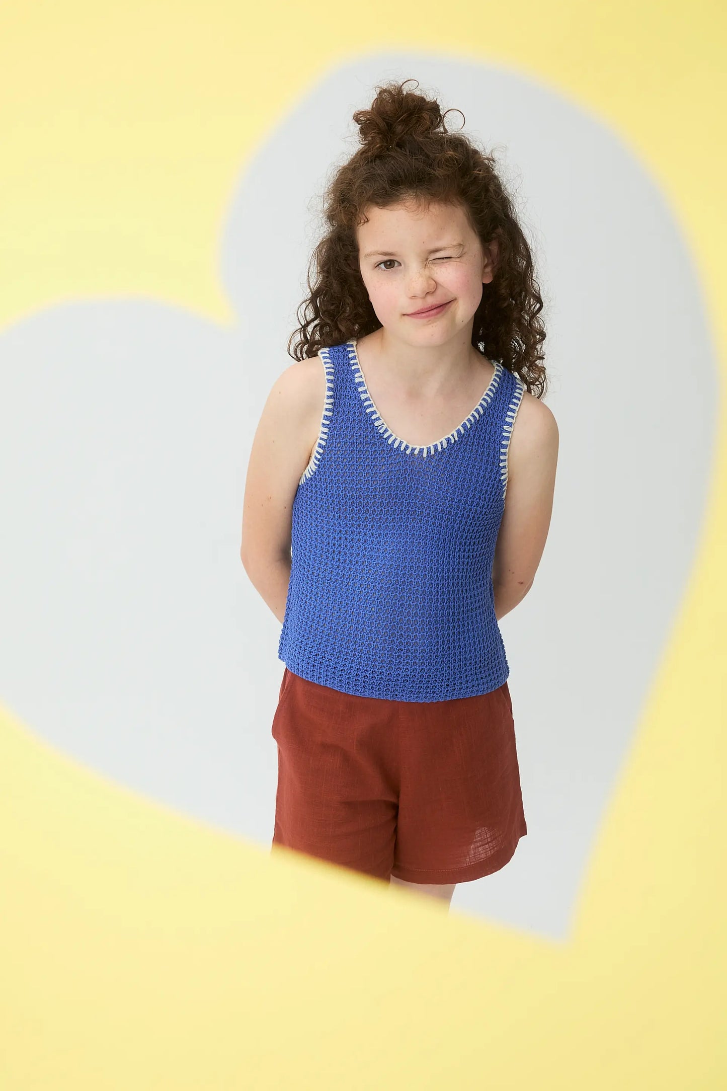 Top punto de niña azul