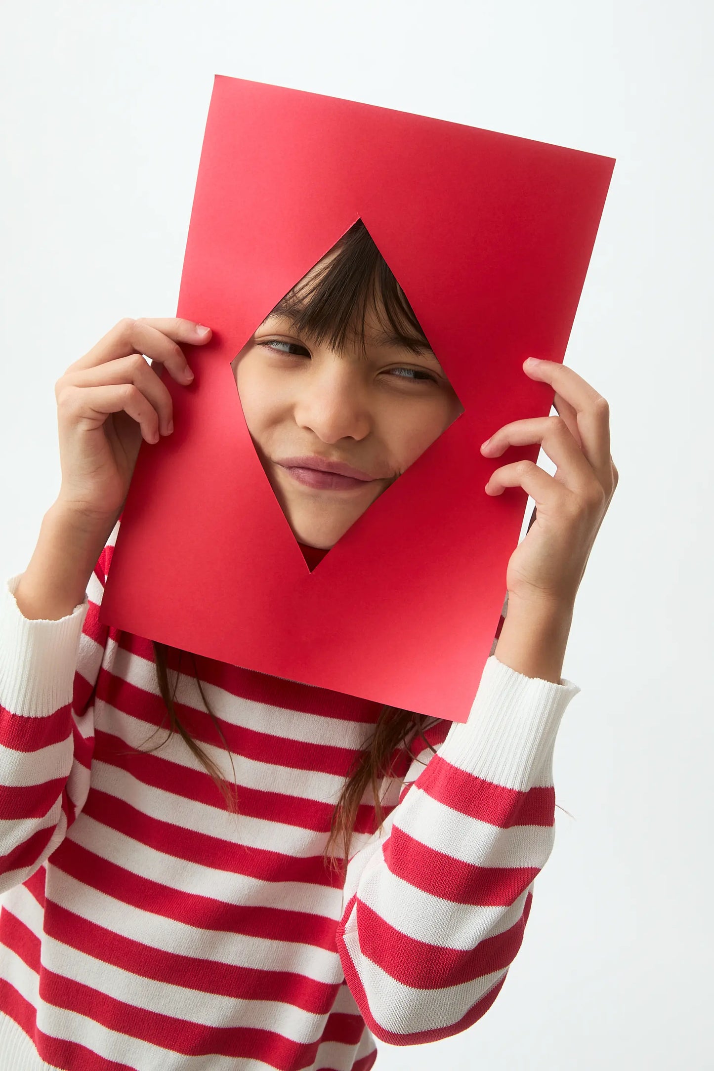 Maglione a righe per bambina, bianco e rosso