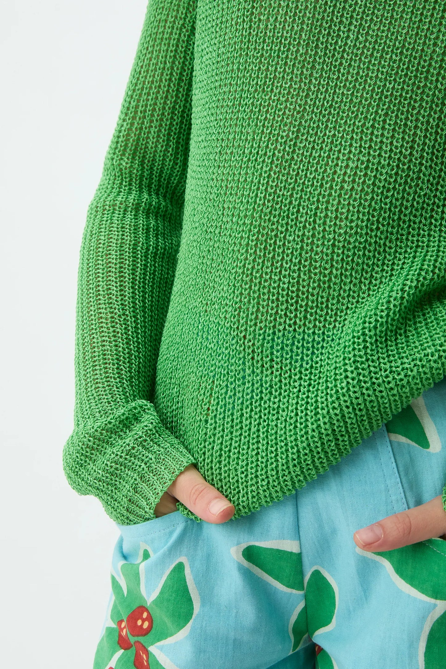 Maglione verde a maniche lunghe da bambina