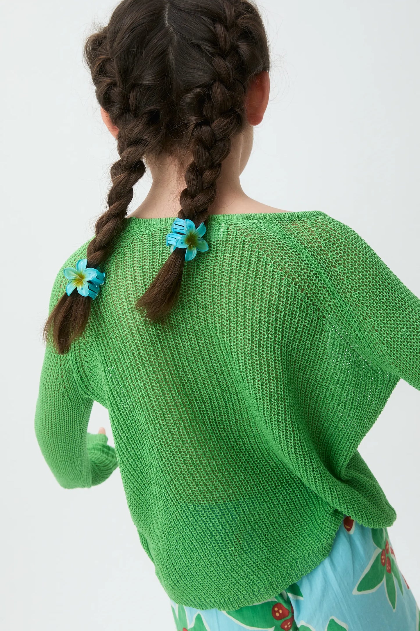 Maglione verde a maniche lunghe da bambina