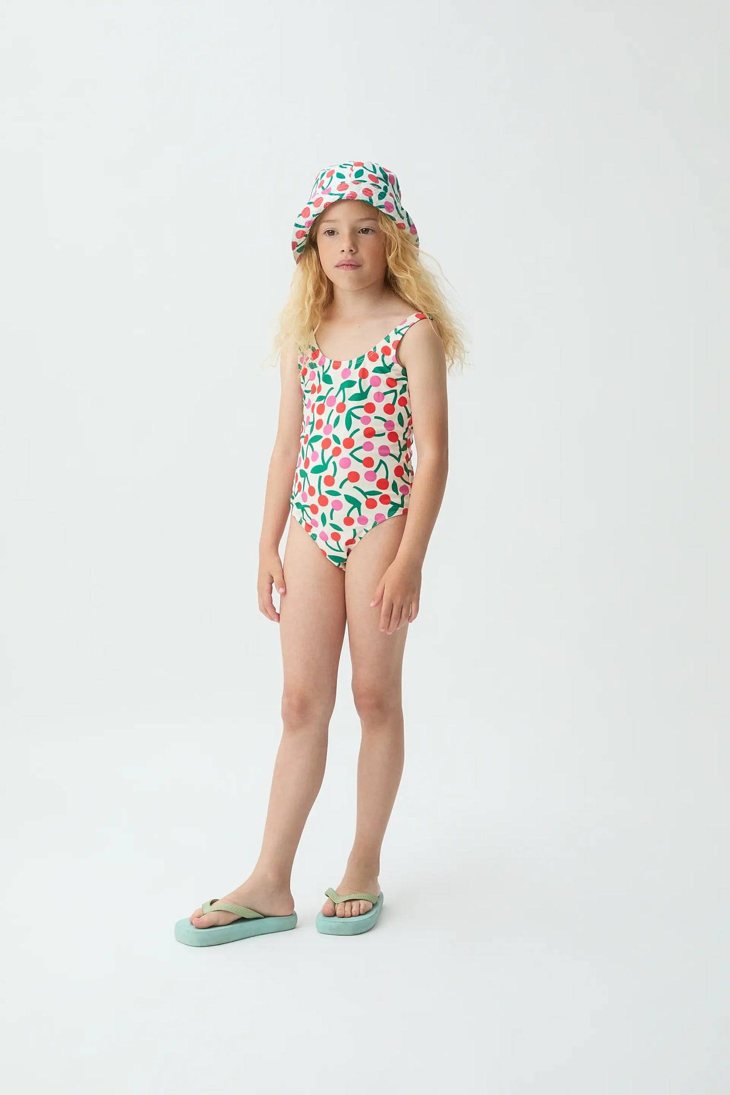 Bañador de niña con estampado Guinda