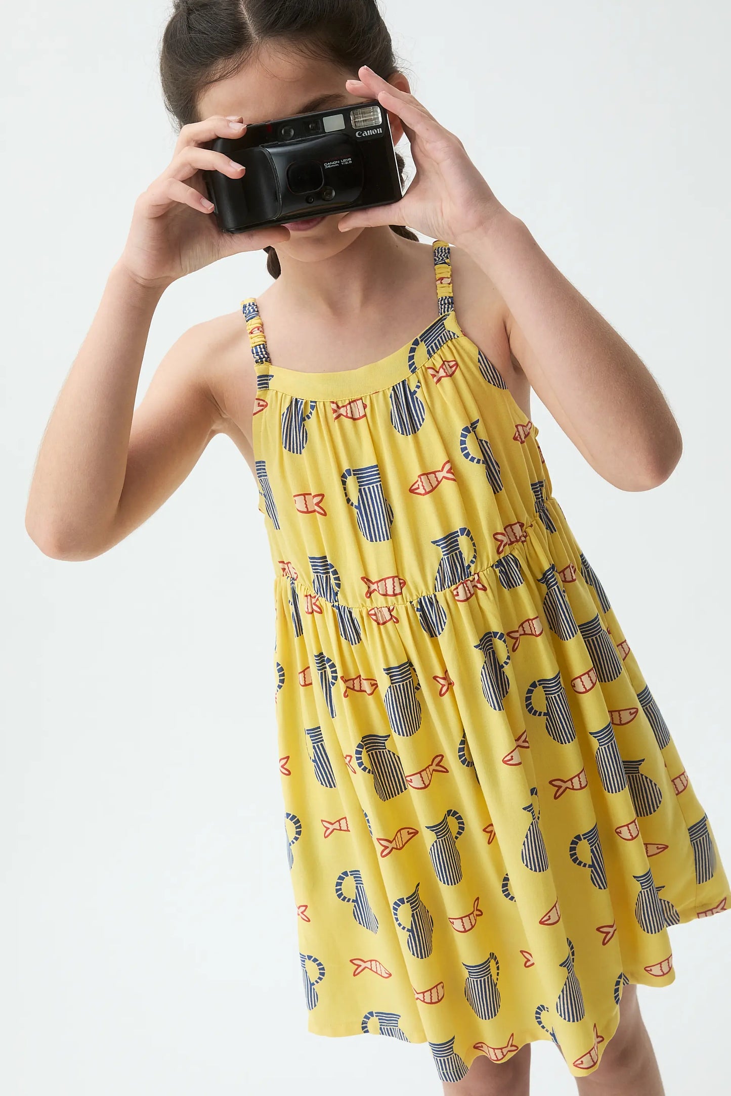 Vestido corto de niña con estampado Brava
