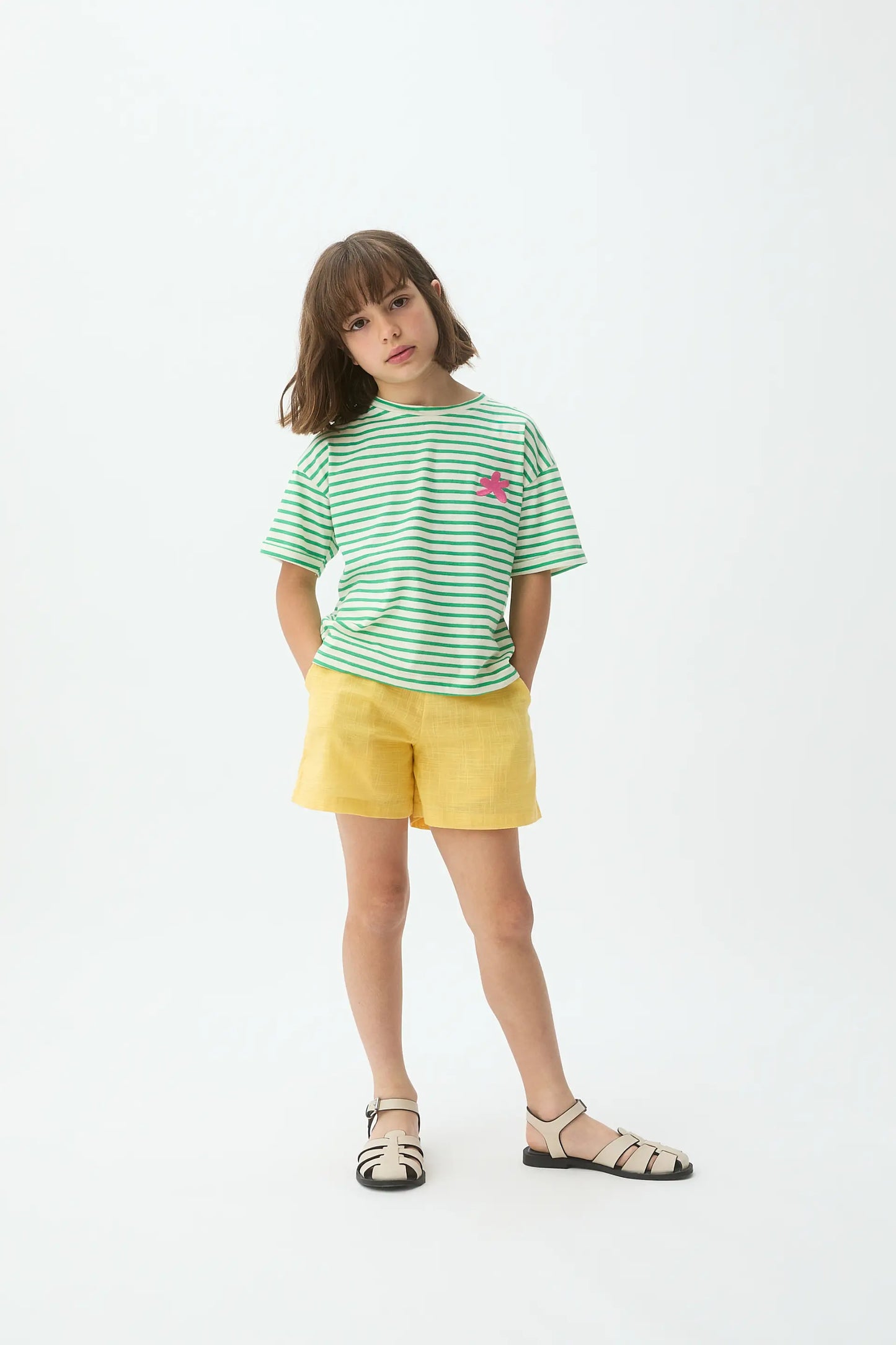 Girls' 100% cotton t-shirt with white and green striped print