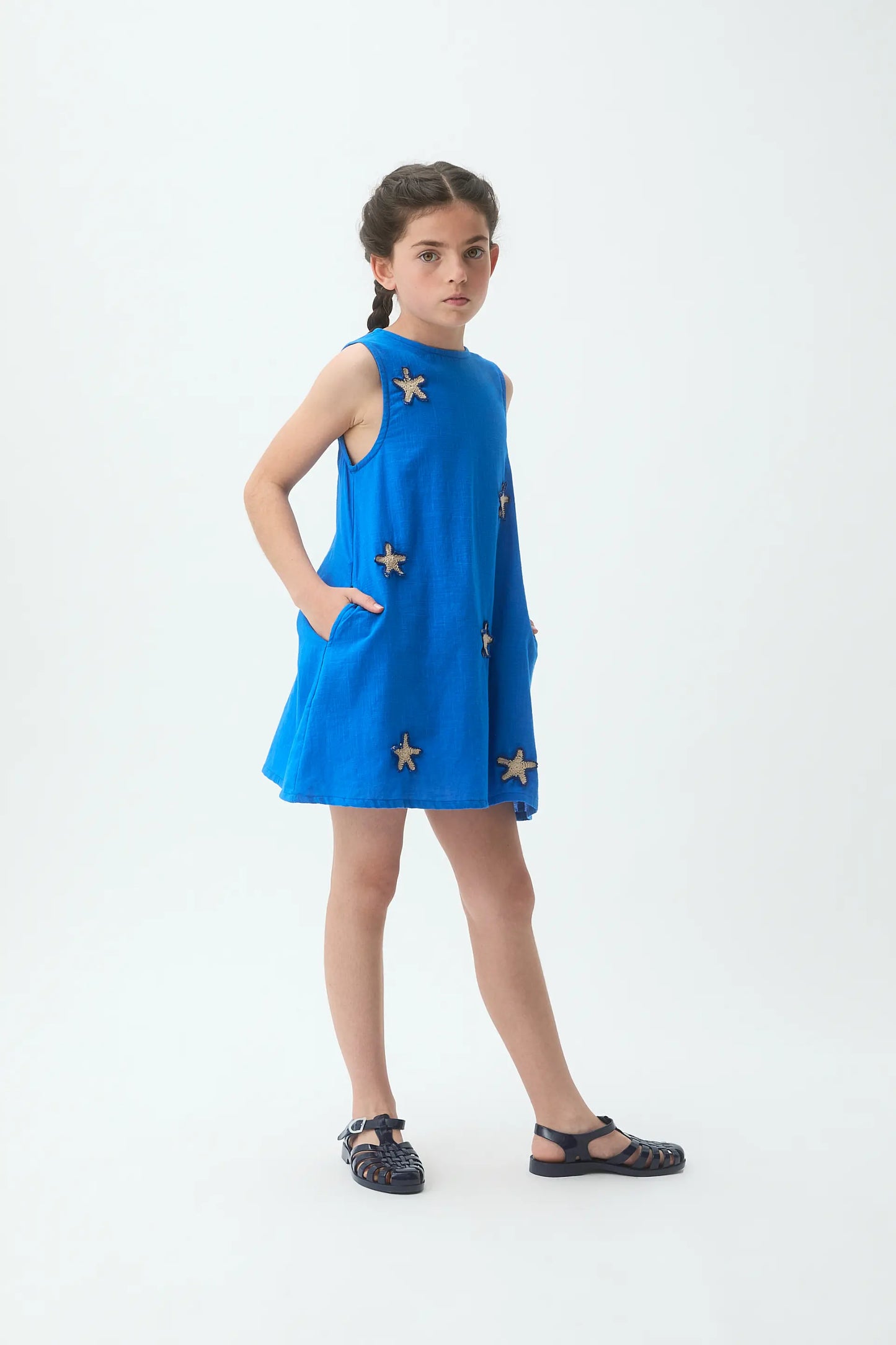 Vestido corto de niña 100% algodón azul marino con parche de estrellas