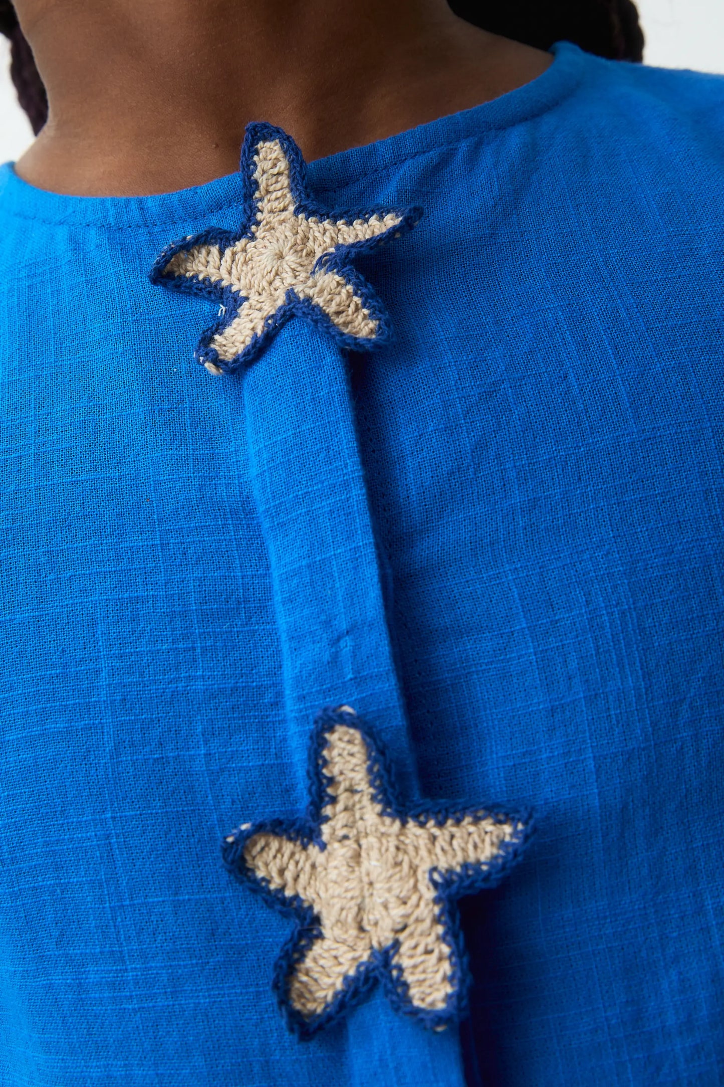 Top blu da bambina in cotone 100% con toppa a stella