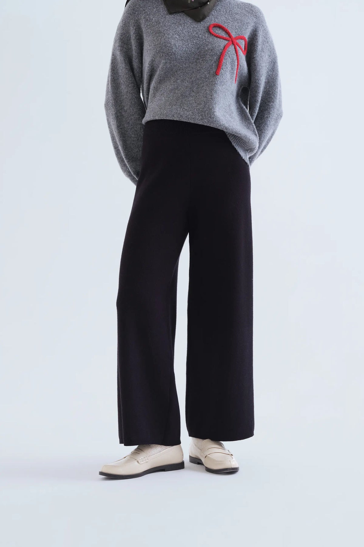 Pantalón básico de punto negro