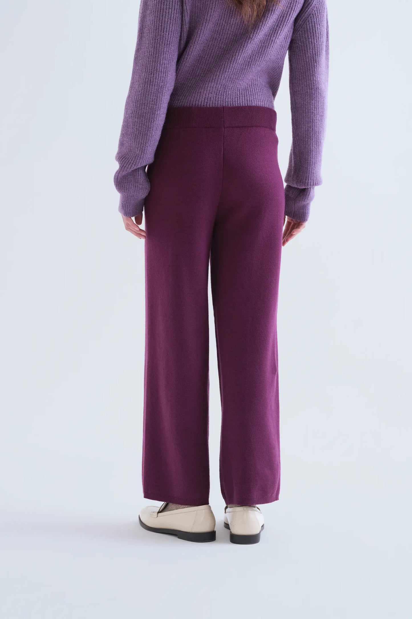 Aubergine basic knit trousers