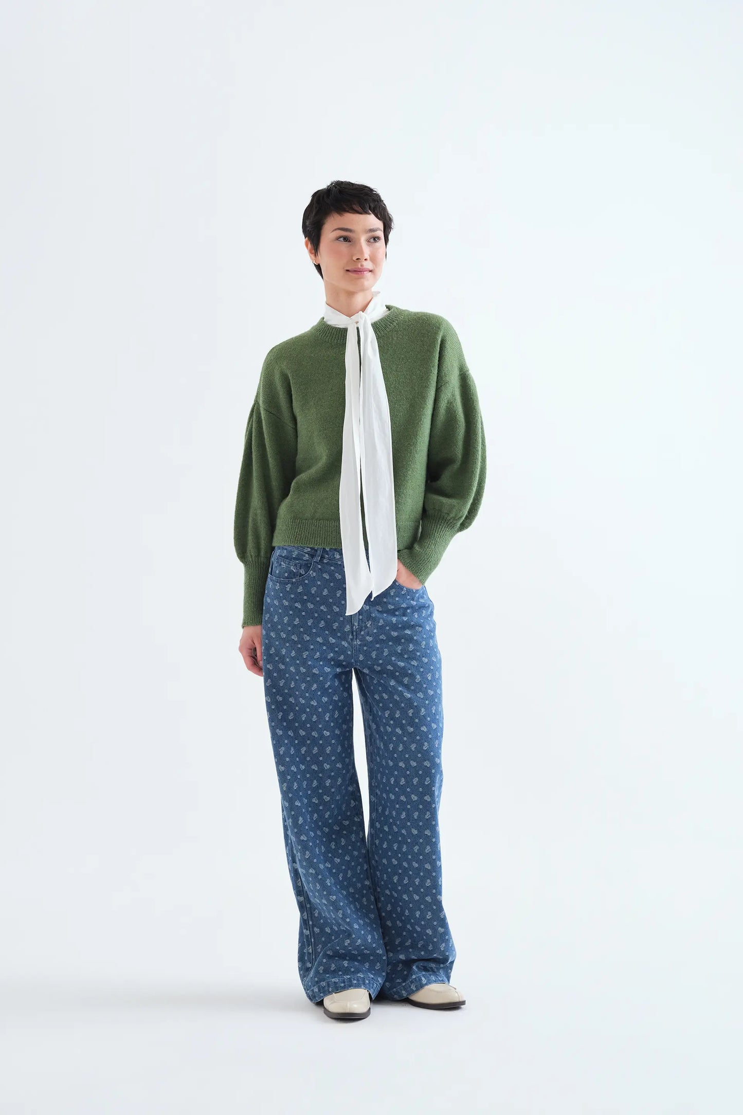 Basic green long-sleeved knit sweater