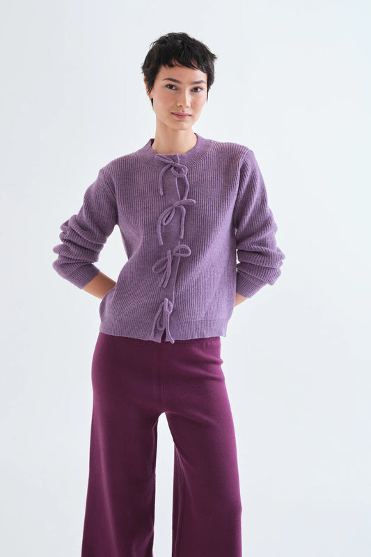 Cárdigan punto con lazos morado