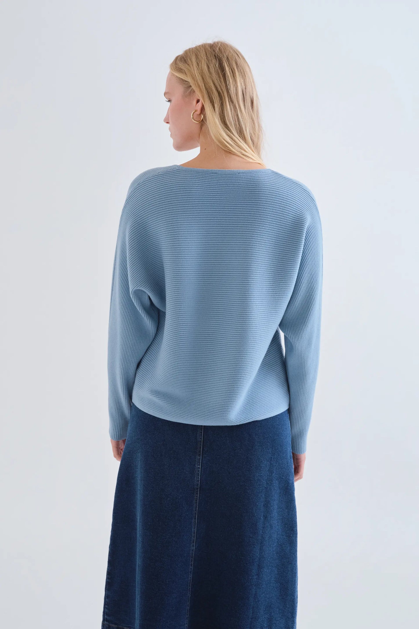 Maglione a righe azzurro