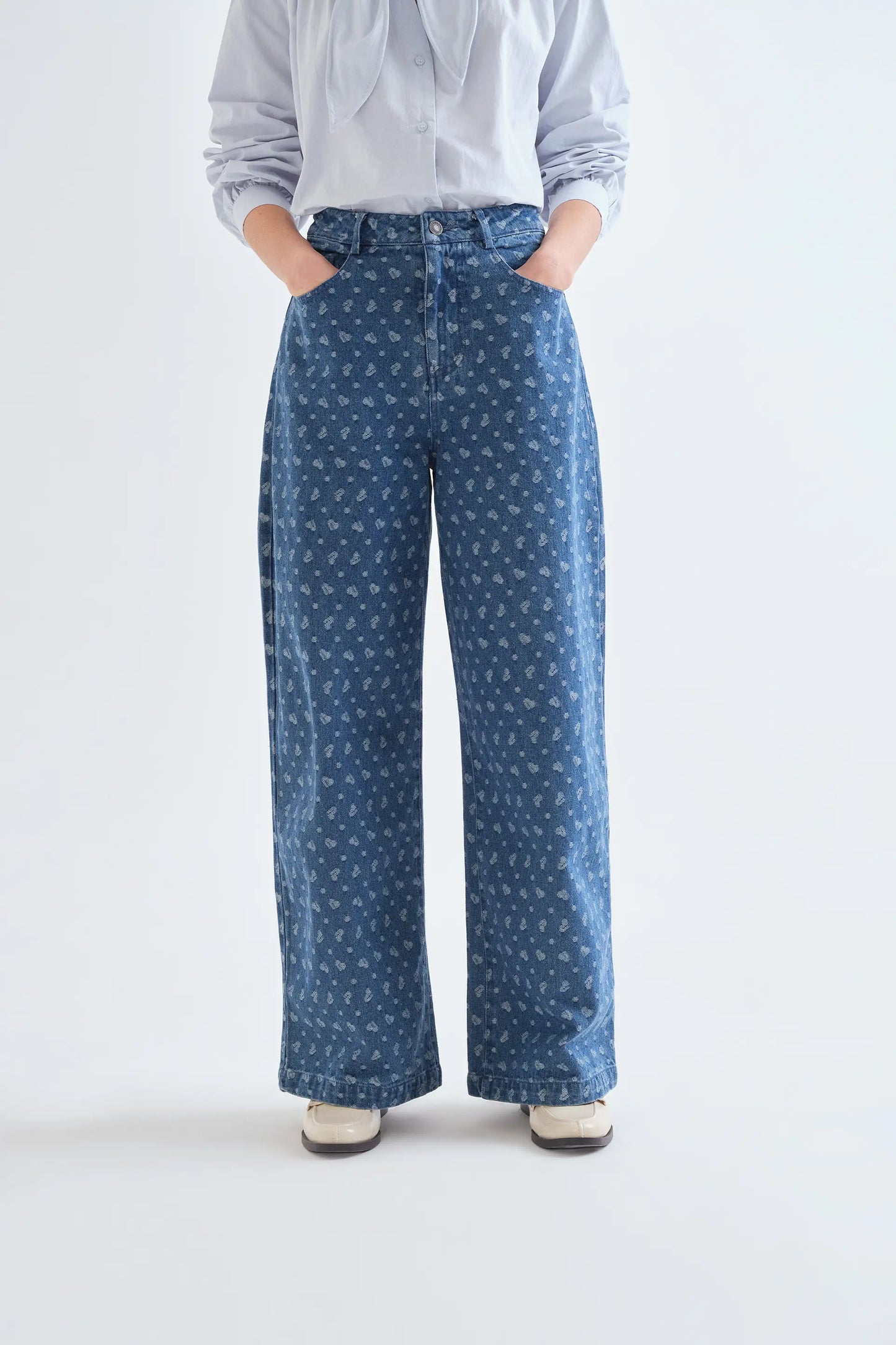 Heart-print denim pants