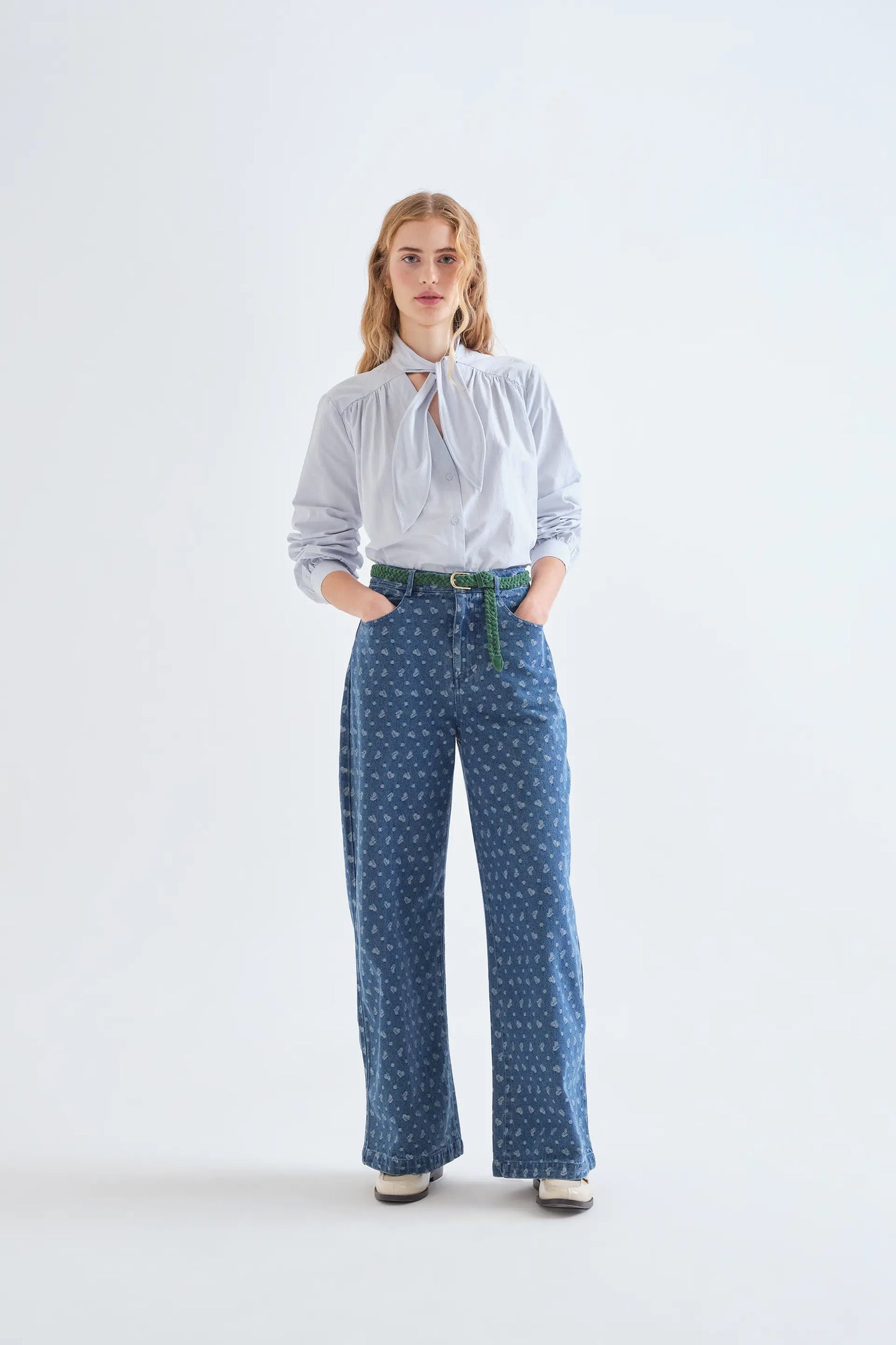 Heart-print denim pants