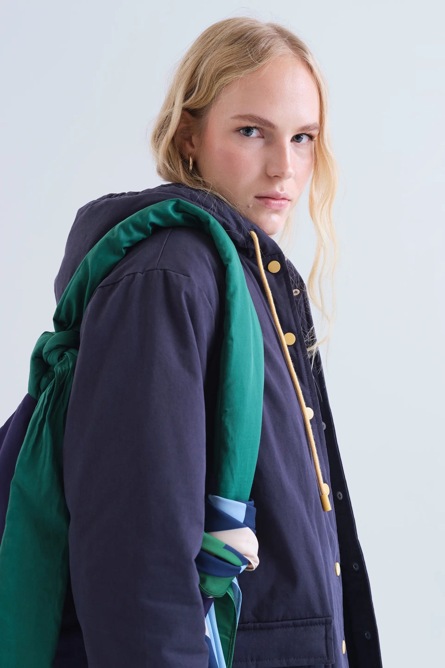 Cappotto 100% cotone con cappuccio blu marino