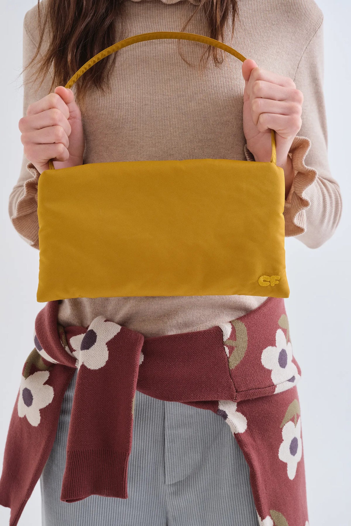 Bolso de hombro amarillo mostaza
