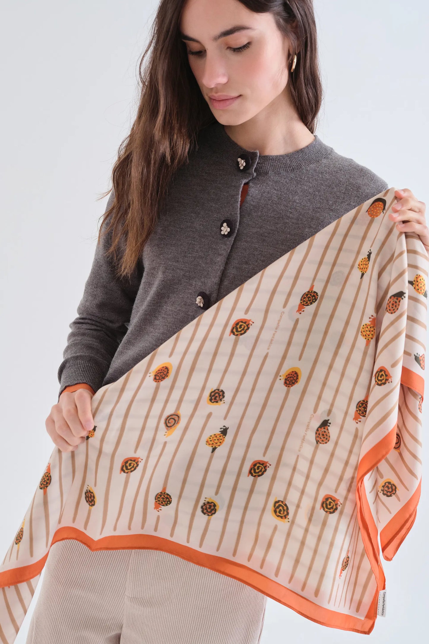 Pañuelo con estampado caracoles