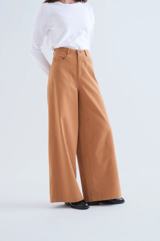 Pantalón vaquero 100% algodón camel